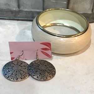 Set of Gold-tone earrings and Bracelet